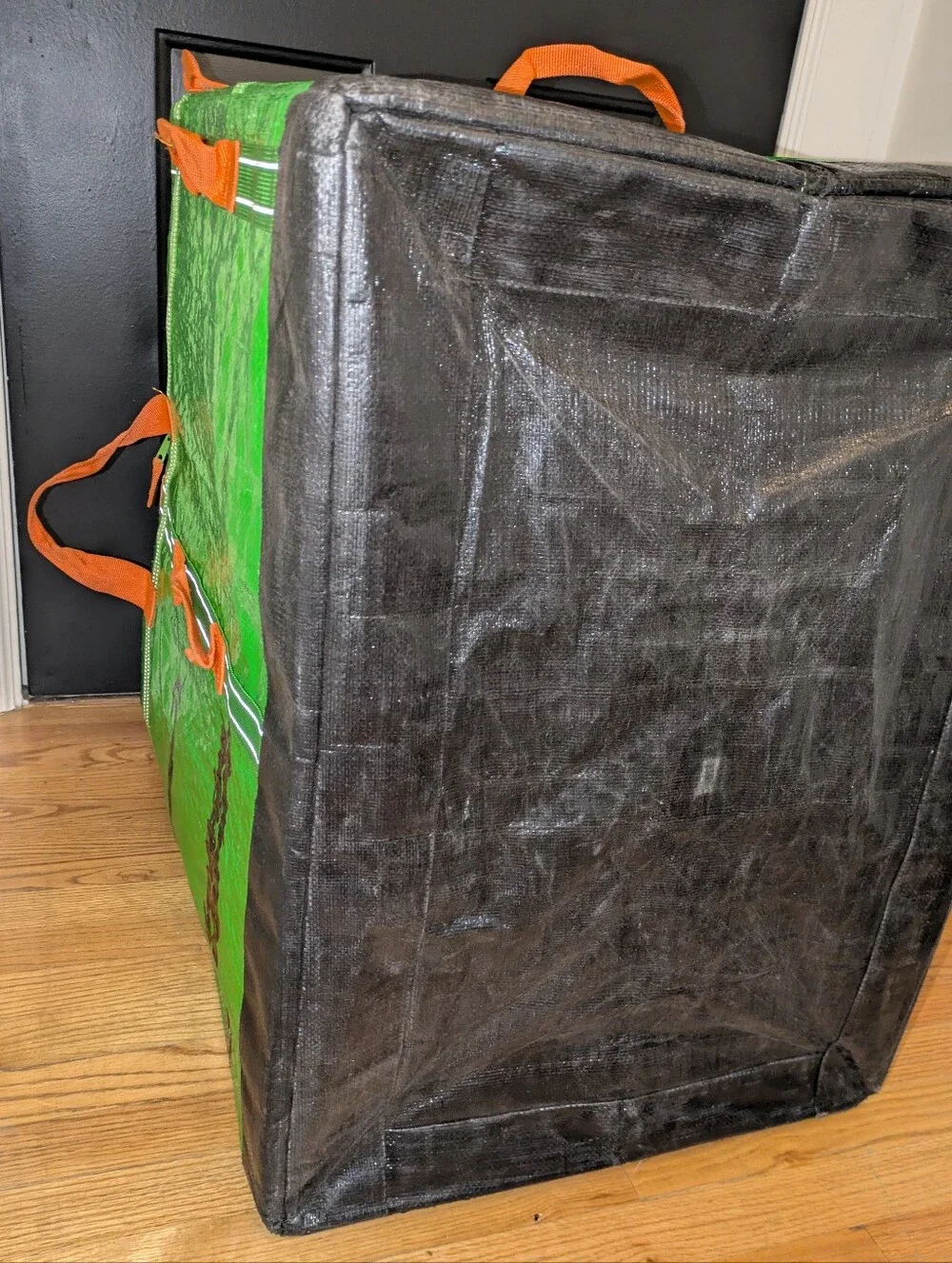 Great Condition Giant zippered tote bag, xl storage bag